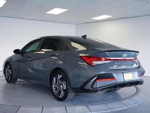 Used 2025 Hyundai Elantra SEL image 7