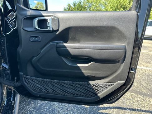 Used 2024 Jeep Wrangler Unlimited Rubicon 4xe AWD/4WD image 19