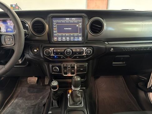 Used 2023 Jeep Wrangler Unlimited w/ Cold Weather Group AWD/4WD image 32