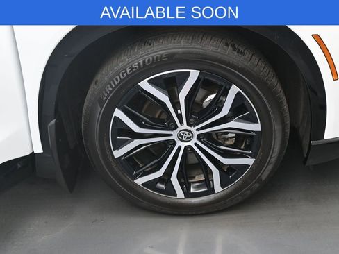 Used 2025 Toyota Crown Signia AWD/4WD image 41