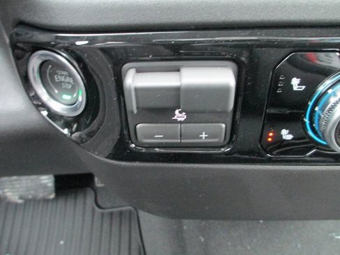 New 2026 GMC Sierra 1500 SLE image 17