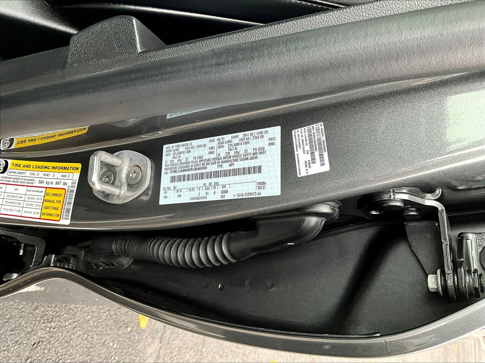 Used 2024 Ford Escape ST-Line w/ Tech Pack #1 AWD/4WD image 18