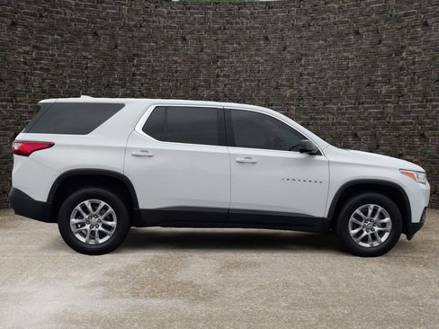 Used 2020 Chevrolet Traverse LS FWD image 3