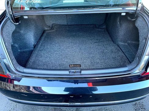 Used 2018 Volkswagen Passat 2.0T S image 5