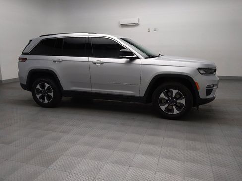 Used 2022 Jeep Grand Cherokee Limited 4xe image 11