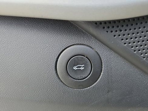 Used 2020 Chevrolet Camaro LT image 30