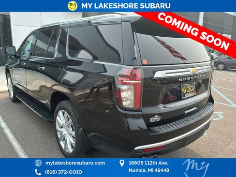 Used 2022 Chevrolet Suburban High Country AWD/4WD image 9