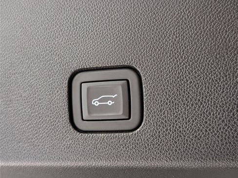 Used 2024 Cadillac XT6 Sport w/ Technology Package image 18