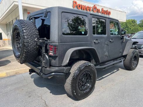 Used 2013 Jeep Wrangler Unlimited Rubicon AWD/4WD image 6