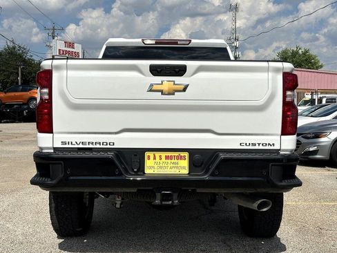 Used 2025 Chevrolet Silverado 2500 Custom w/ Custom Value Package image 2
