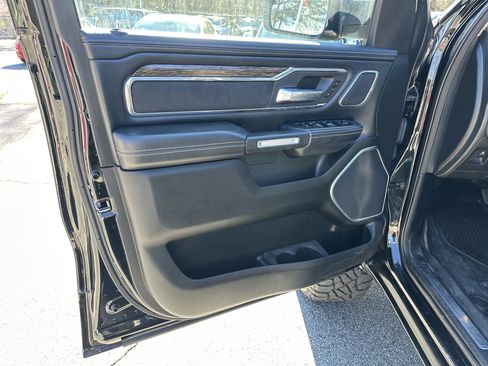 Used 2019 RAM 1500 Laramie image 12