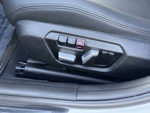 Used 2017 BMW 330i Sedan w/ Driver Assistance Package image 31