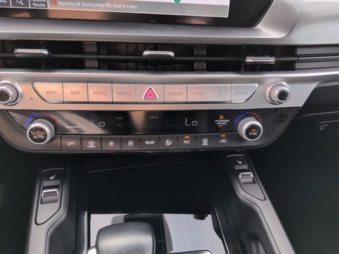 Used 2025 Kia Telluride S AWD/4WD image 23