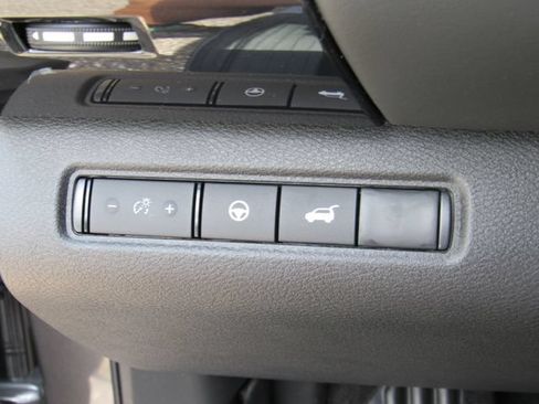 New 2026 Nissan Pathfinder SV AWD/4WD image 27