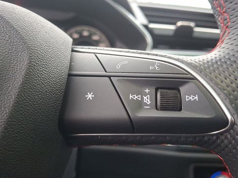 Certified 2025 Audi Q3 2.0T Premium Plus w/ Premium Plus Package image 23