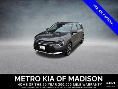 Used 2025 Kia Niro EX Touring