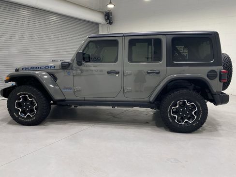 Used 2023 Jeep Wrangler Unlimited Rubicon 4xe w/ Cold Weather Group AWD/4WD image 5