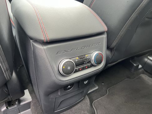 Used 2025 Ford Explorer ST w/ Sun And Sound Package AWD/4WD image 27