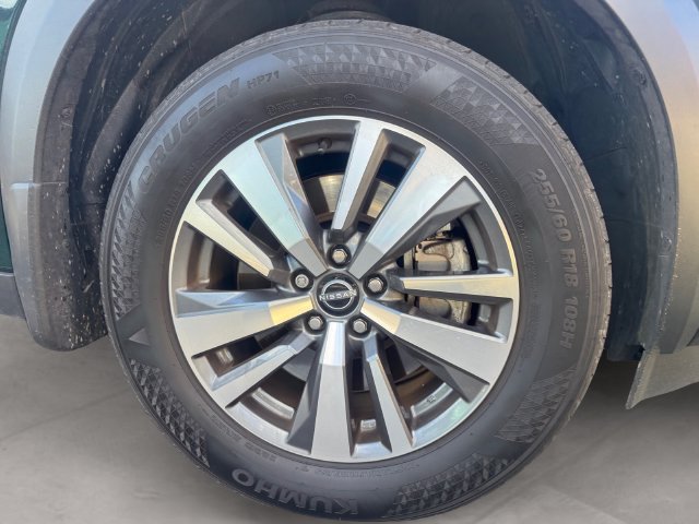 Used 2024 Nissan Pathfinder SL AWD/4WD image 12