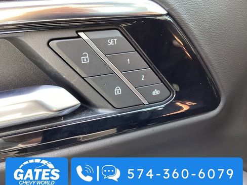 Used 2025 Chevrolet Suburban Z71 AWD/4WD image 27