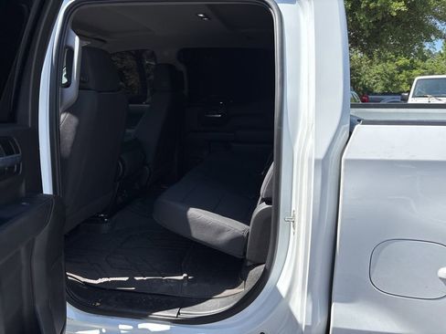 Used 2022 Chevrolet Silverado 1500 Custom w/ Safety Confidence Package AWD/4WD image 4