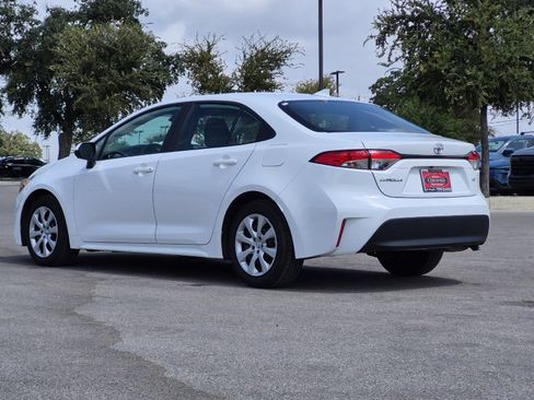 Certified 2025 Toyota Corolla LE FWD image 3