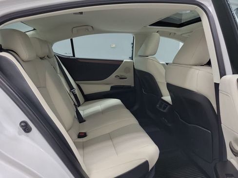 Used 2024 Lexus ES 300h w/ Premium Package FWD image 17