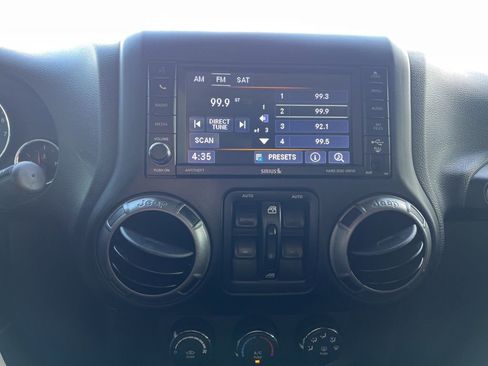 Used 2018 Jeep Wrangler Unlimited Sport S image 26