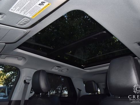 Used 2022 Ford Explorer Limited w/ Limited Technology Package image 35