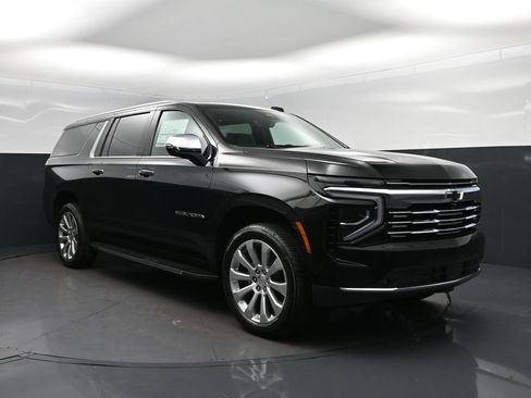 New 2026 Chevrolet Suburban Premier RWD image 9