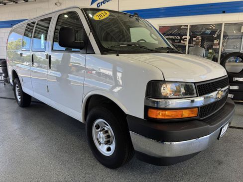 Used 2024 Chevrolet Express 2500 w/ Driver Convenience Package RWD image 2