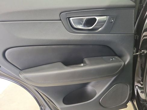 Used 2023 Volvo XC60 B5 Plus image 15