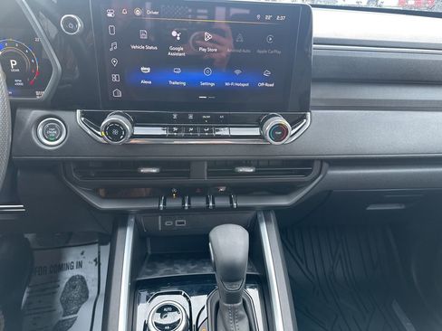 Certified 2024 Chevrolet Colorado Trail Boss w/ Advanced Trailering Package image 18