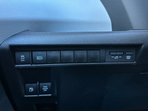 New 2026 Toyota Sienna XLE image 28