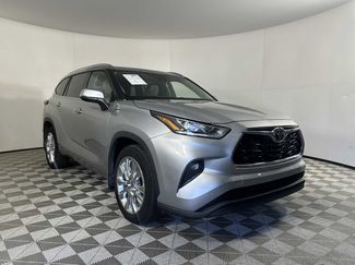 Used 2023 Toyota Highlander Limited 360° Tour