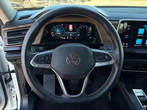 Used 2024 Volkswagen Atlas SE image 15