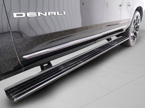 Used 2025 GMC Yukon XL Denali Ultimate AWD/4WD image 43