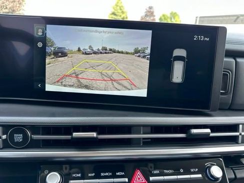 New 2025 Hyundai Santa Fe SE image 16