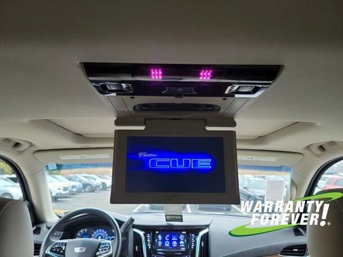 Used 2018 Cadillac Escalade Premium Luxury image 14