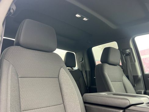 Used 2025 GMC Sierra 1500 SLE image 21