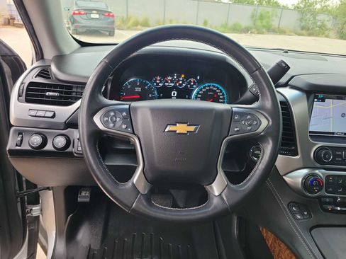 Used 2019 Chevrolet Suburban Premier AWD/4WD image 19