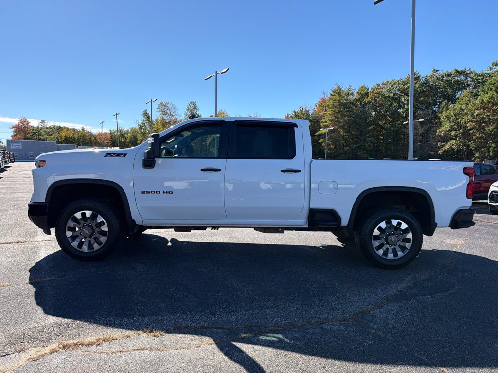 Used 2024 Chevrolet Silverado 2500 Custom w/ Custom Convenience Package AWD/4WD image 3