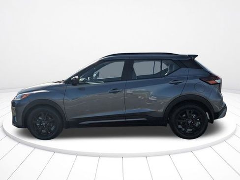 Used 2022 Nissan Kicks SR w/ Premium Package FWD image 6