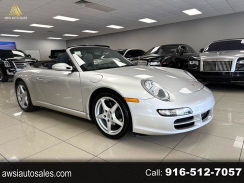 Used 2005 Porsche 911 Carrera RWD image 1