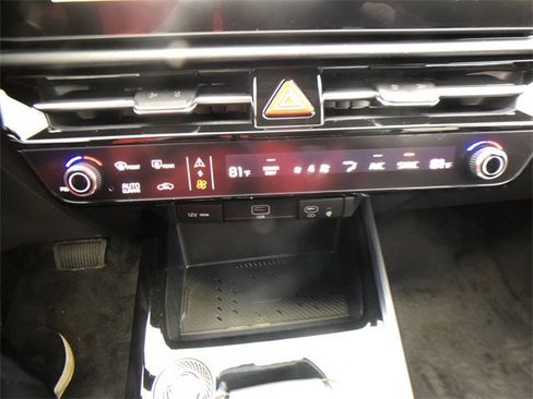 New 2025 Kia Niro EX image 19