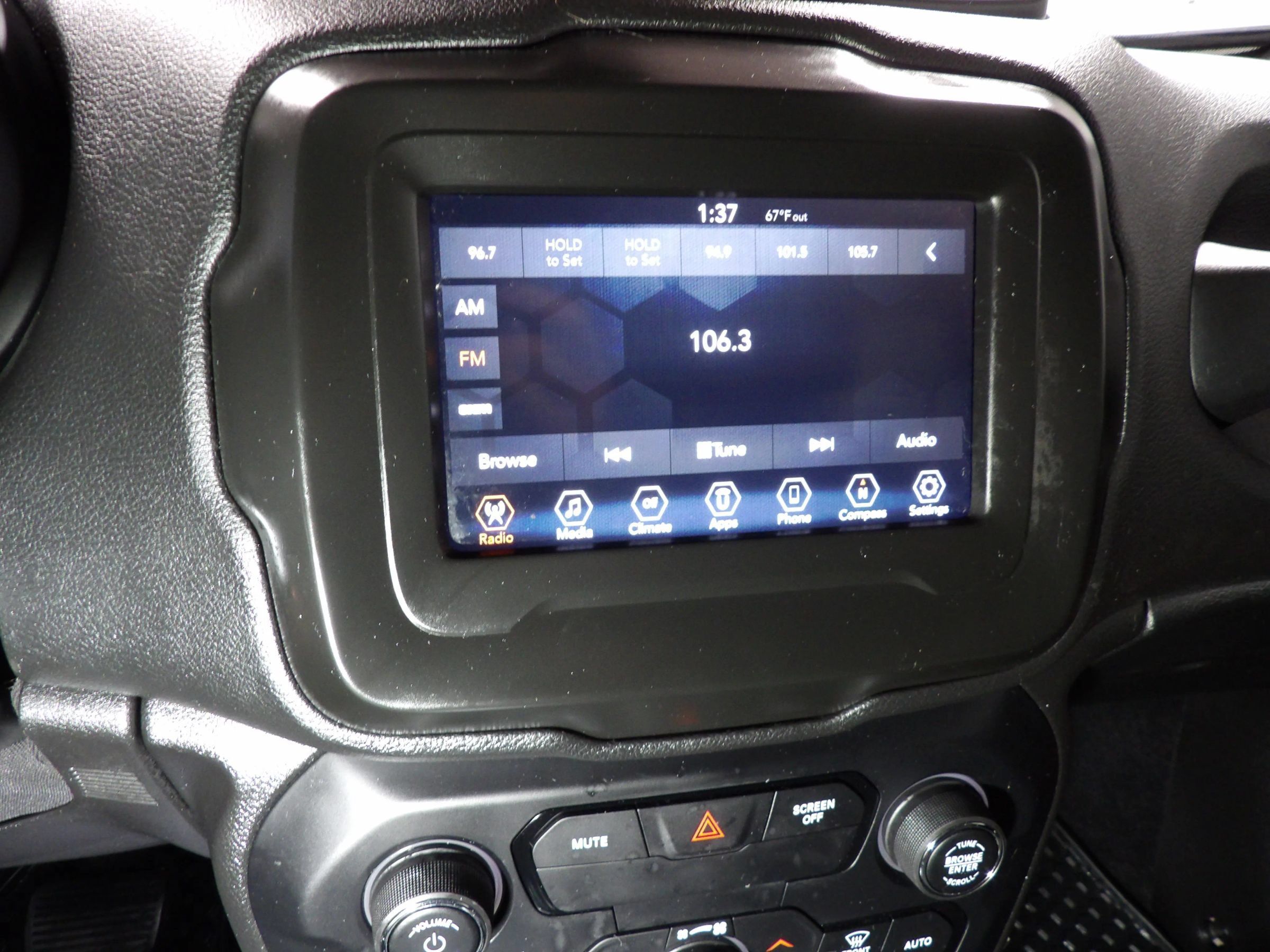 Used 2018 Jeep Renegade Sport w/ Power & Air Group AWD/4WD image 17