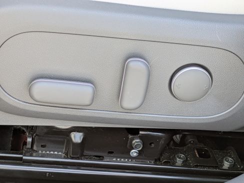 Used 2025 Hyundai Kona SEL FWD image 19