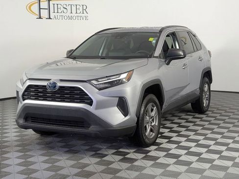 Used 2023 Toyota RAV4 LE AWD/4WD image 4