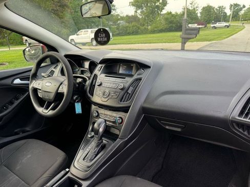 Used 2017 Ford Focus SE FWD image 10