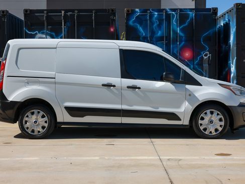 Used 2020 Ford Transit Connect XL FWD image 17